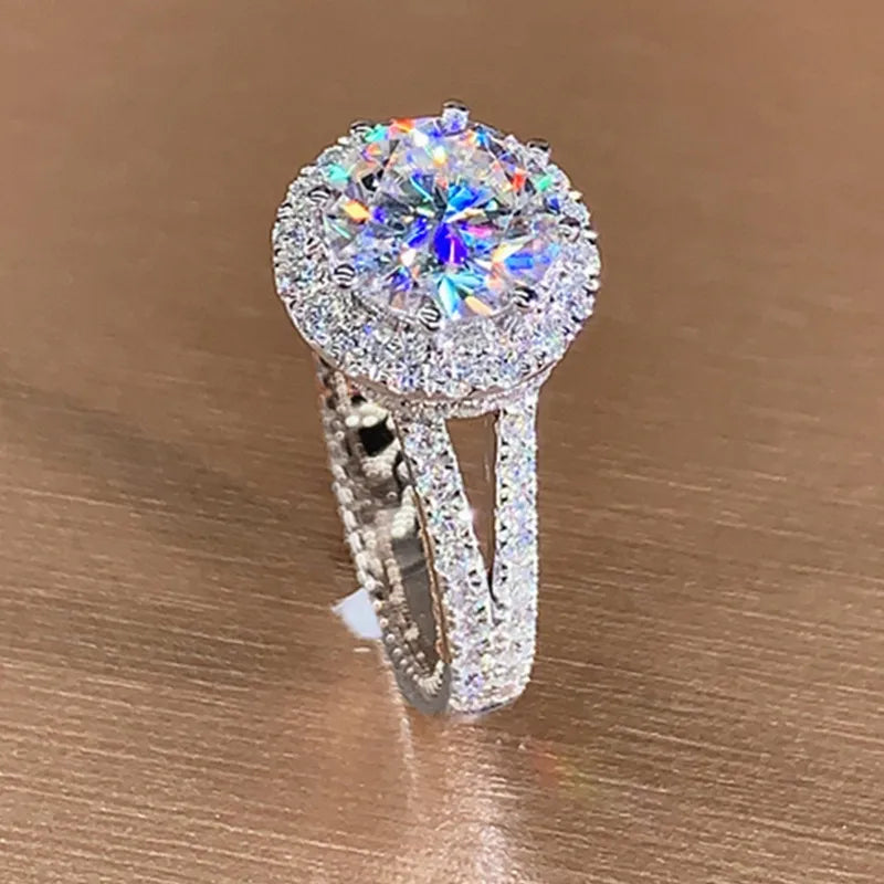 Metal Inlaid Boutique White Zircon Ring