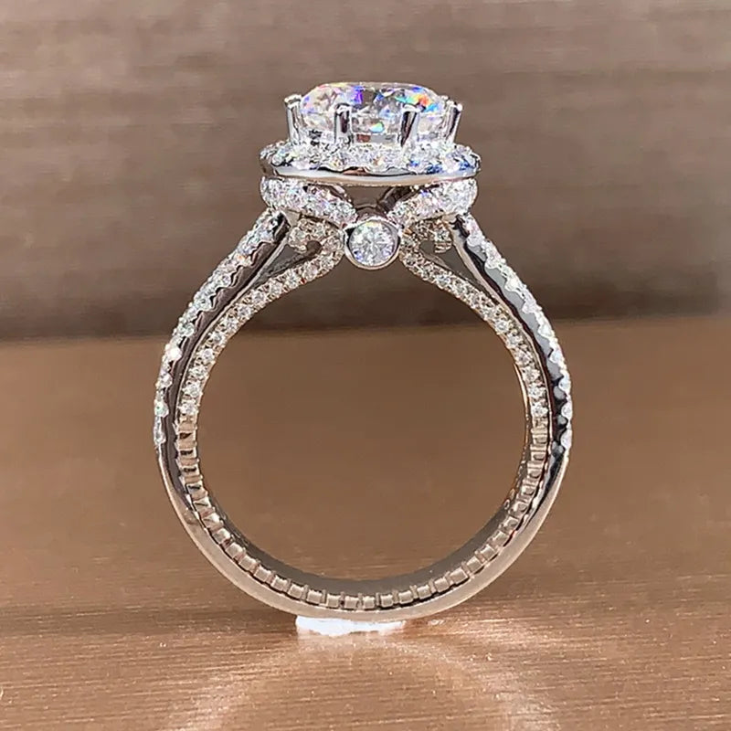 Metal Inlaid Boutique White Zircon Ring